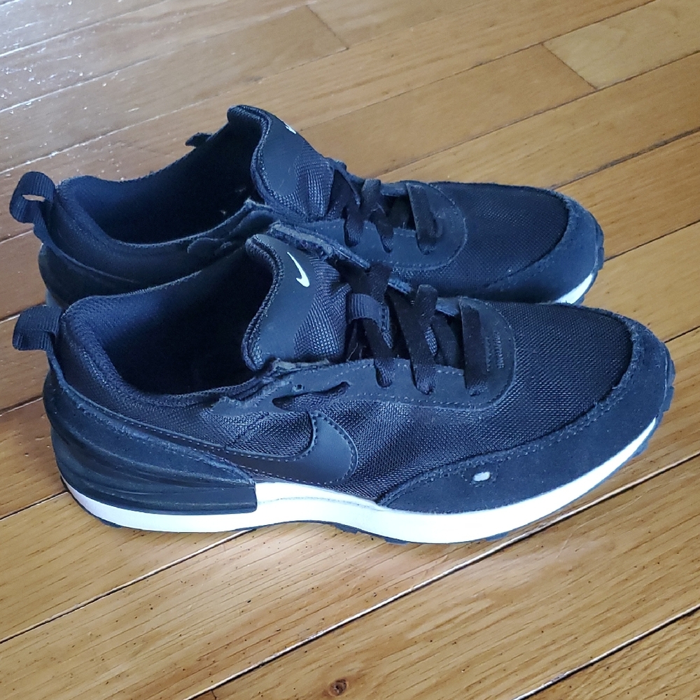 Nike Waffle One Shoes - Size 3Y (Youth)